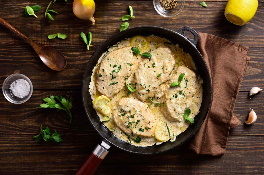 Poulet Crémeux Au Citron Et Touche De Saveurs Ail Et Fines Herbes